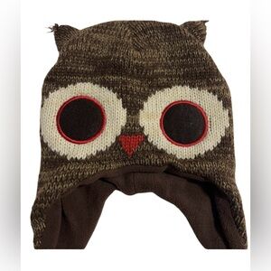 Adorable winger owl hat